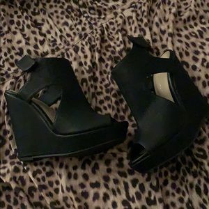 Chinese laundry sandal wedges